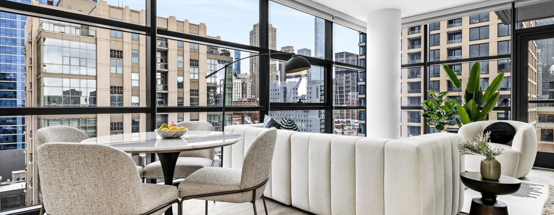 living room at the leo