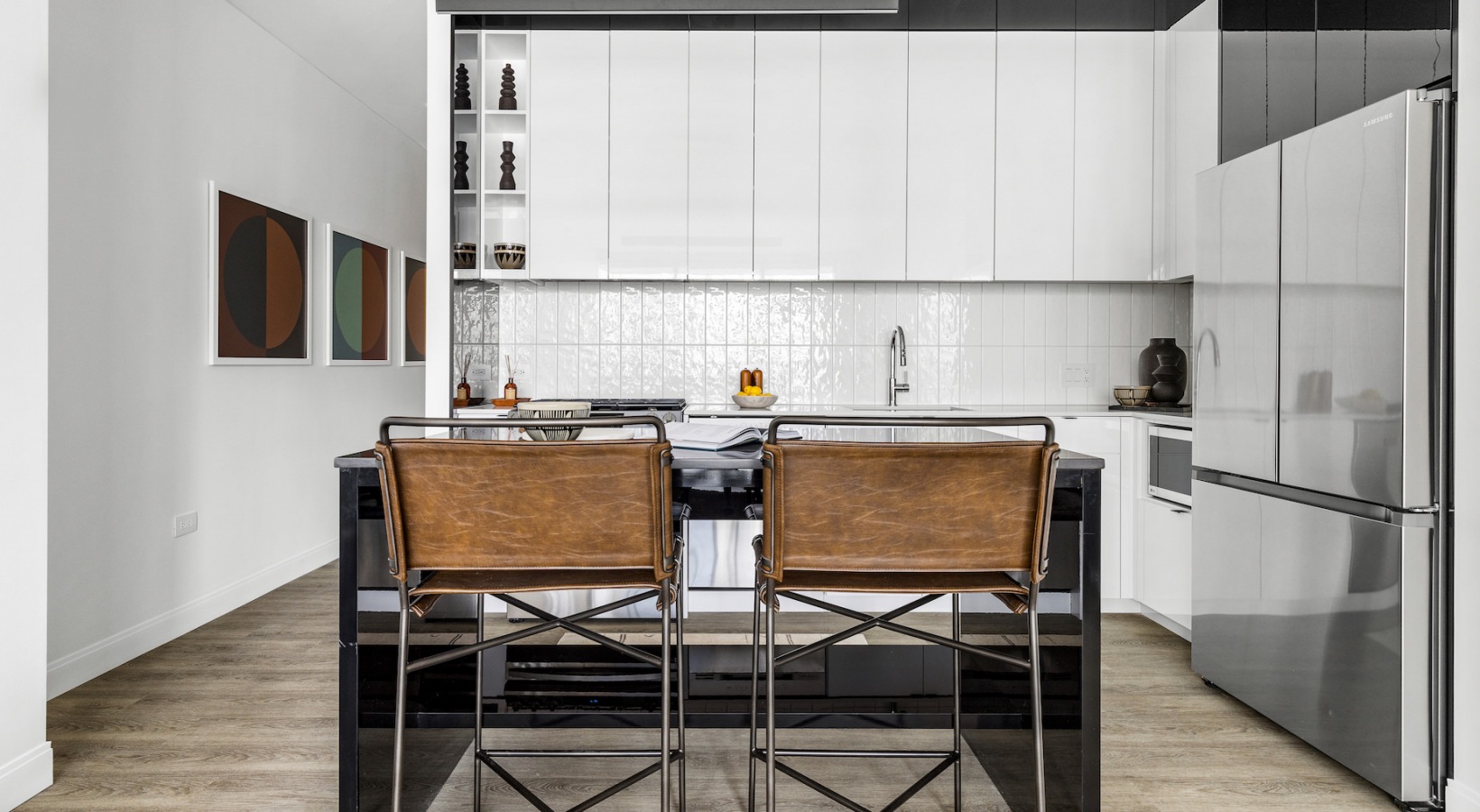 Take a Virtual Tour of The Top Chicago Luxury Apartments River North